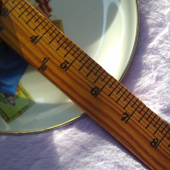 Norman Rockwell Plate Bedtime Decor Gold Trim Mom Cuddles her Child.. 6" Round - Picture 5 of 6